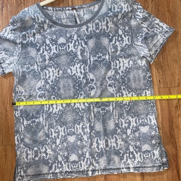 Free People Gray Boxy Short Sleeve T-Shirt - Picture 6 of 8